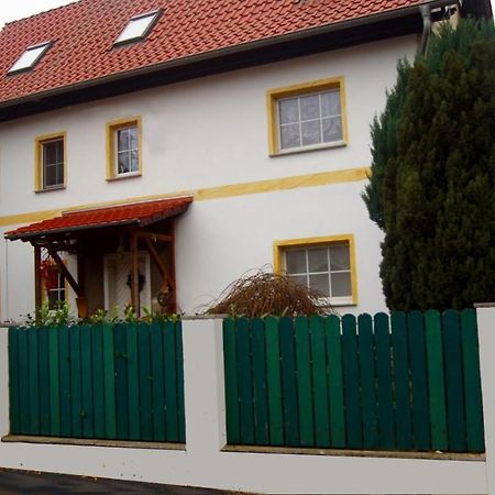 Gaestewohnung Am Thuemmlitzwald グリンマ エクステリア 写真